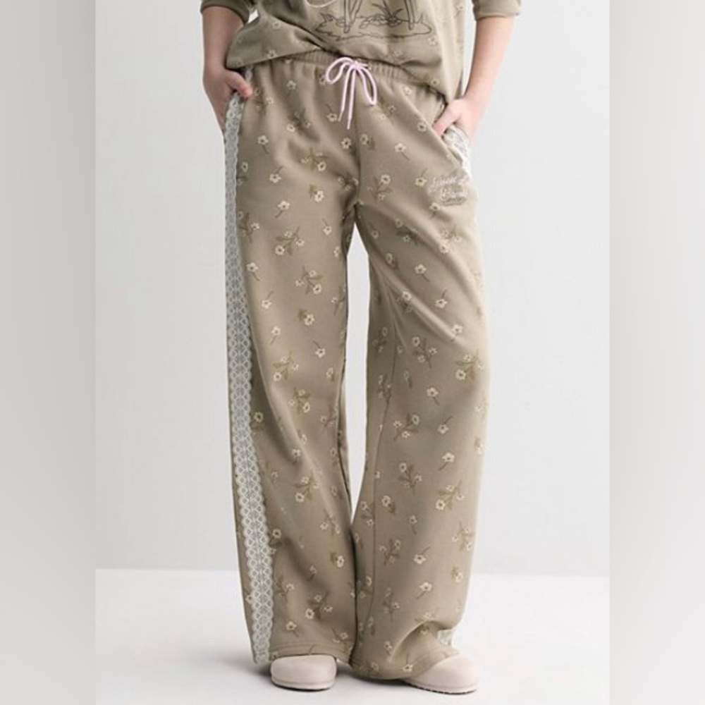 Disney's Womans XL Bambi Graphic Lounge Pants NEW